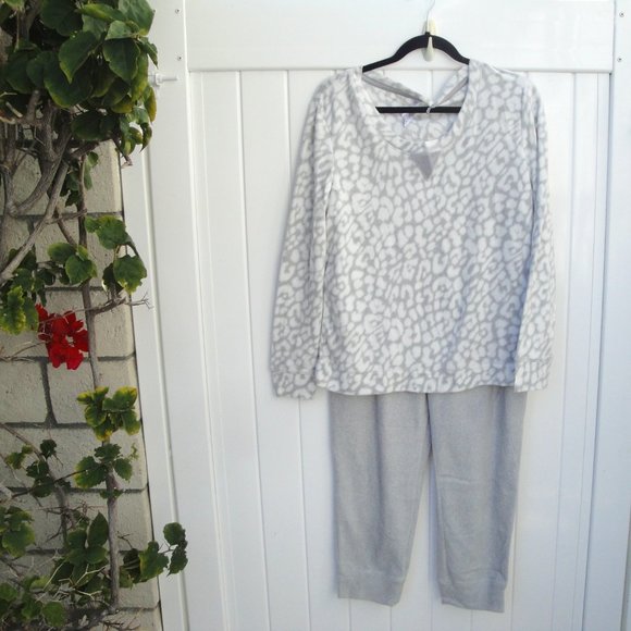Gilligan O'Malley PJs (2) Piece Pajama Set Gray-White Large NWOT - Picture 1 of 5